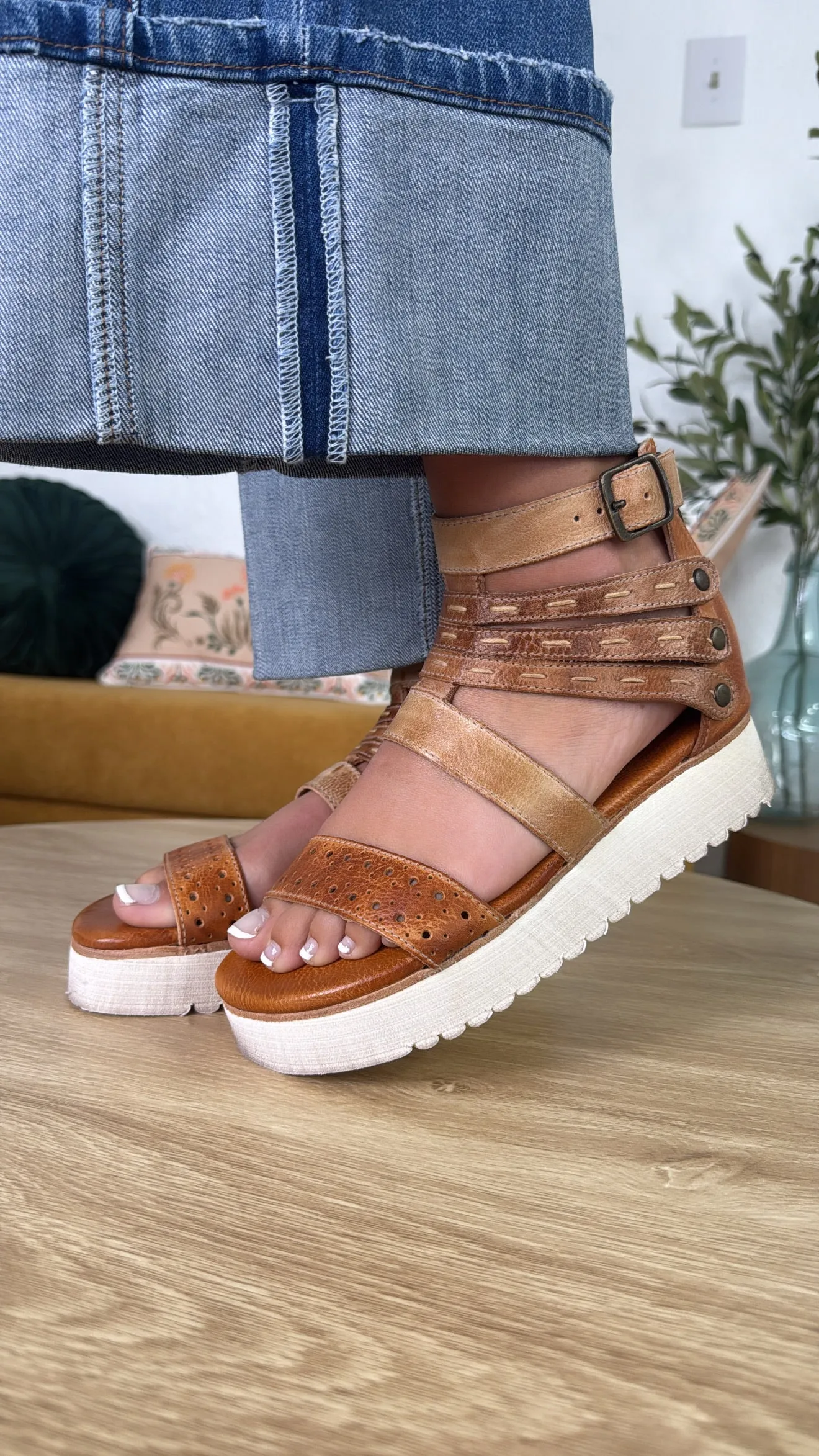 BedStu Artemia, Bone Tan Rustic