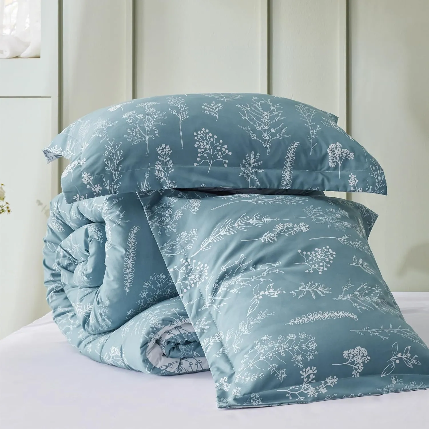 Bedsure Oversized Queen Comforter Set - Mineral Blue Bed Set, 3 Pieces Cute Floral Bedding, 1 Soft Reversible Botanical Flowers Comforter and 2 Pillow Shams