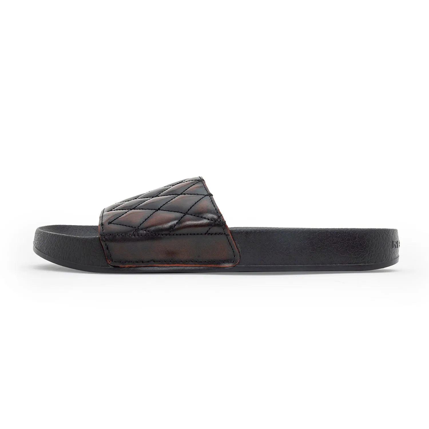 Casual Slip-on Sliders for Men | Refined Round-Toe Shape
with the Relaxing Slip-On Support