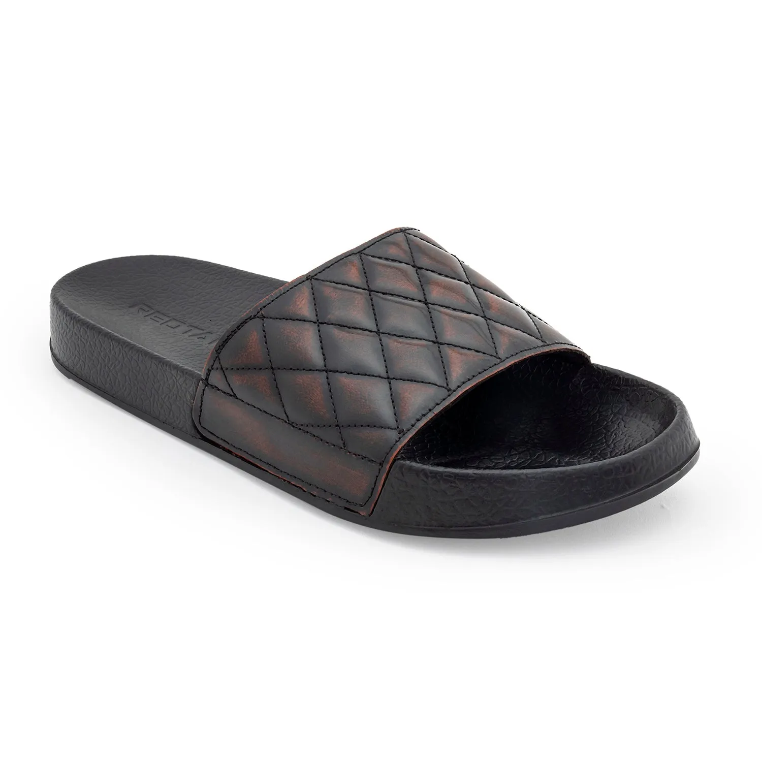 Casual Slip-on Sliders for Men | Refined Round-Toe Shape
with the Relaxing Slip-On Support