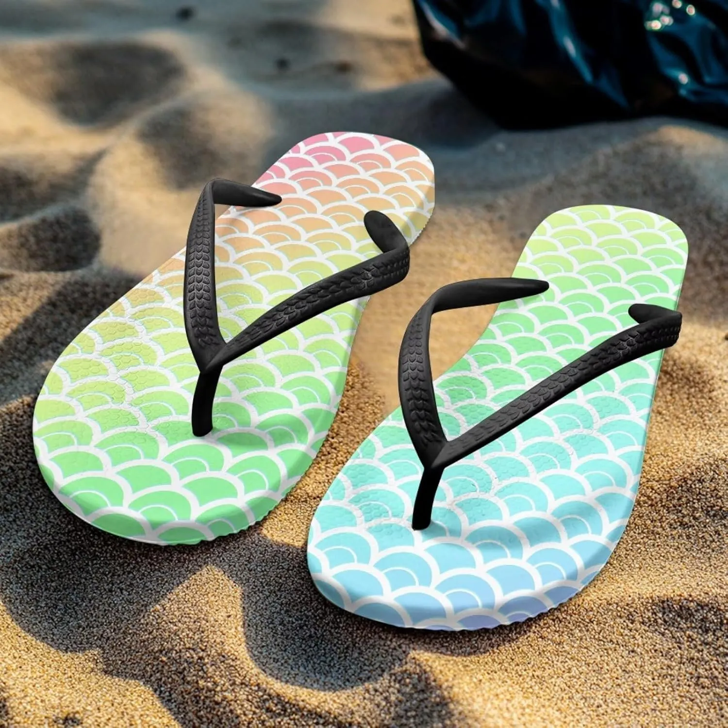 GOSTONG Women's Vacation Sandals Soft Non-Slip Flip Flops Lightweight Beach Pool Sandals Summer Slippers for Teen Girls Black Strap Size 5.5-9.5