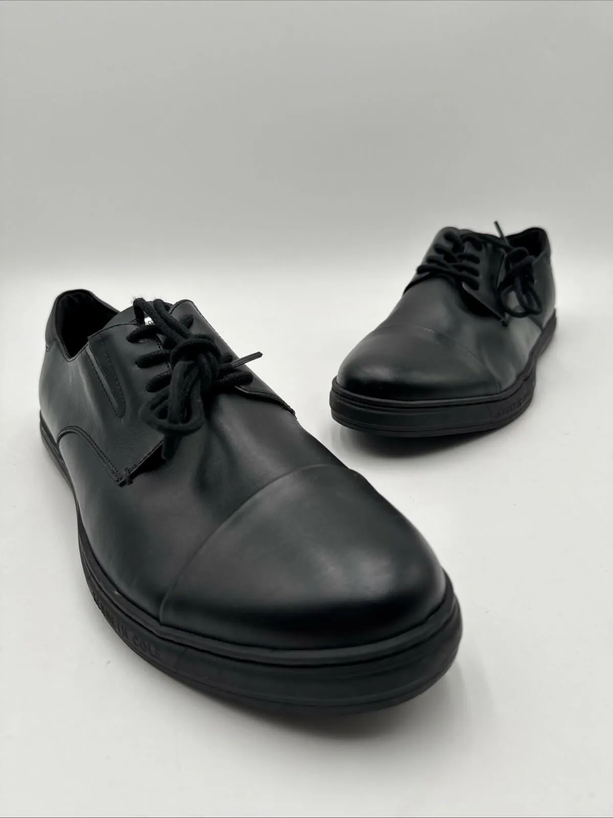 Men KENNETH COLE Derbys Lace Up Oxfords Color Black Leather Size 11.5M - Very Good