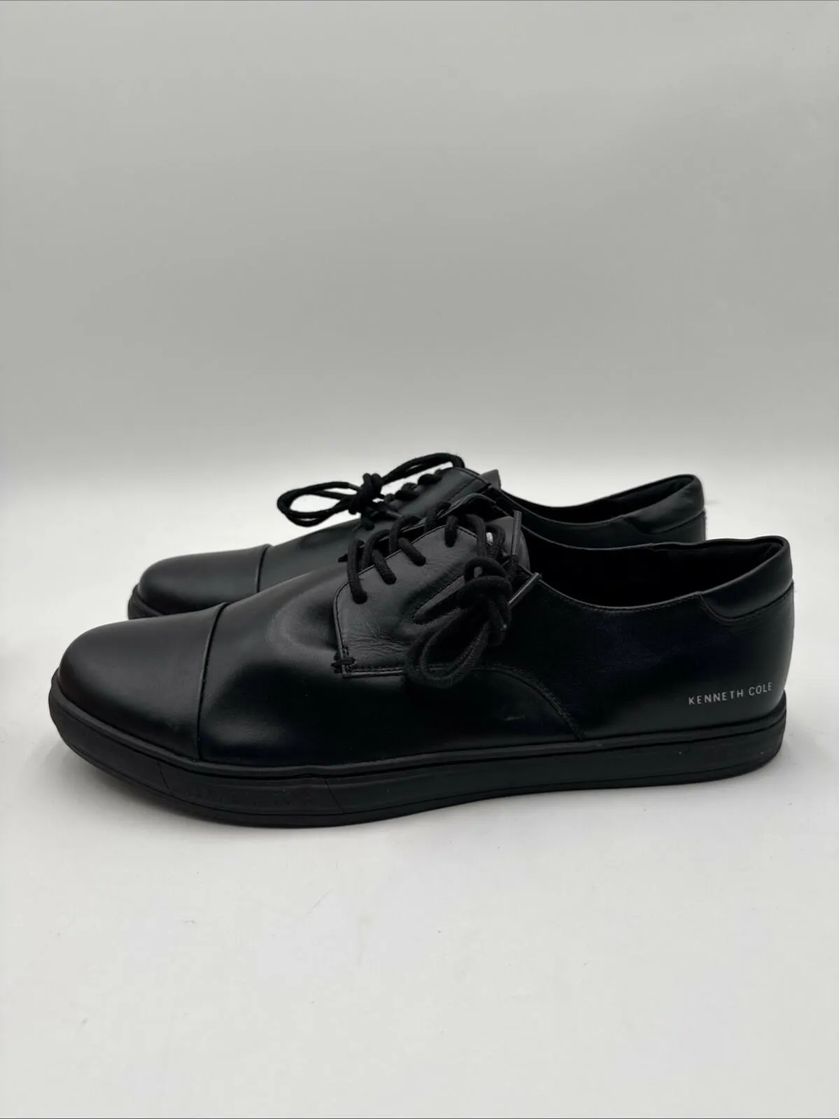 Men KENNETH COLE Derbys Lace Up Oxfords Color Black Leather Size 11.5M - Very Good