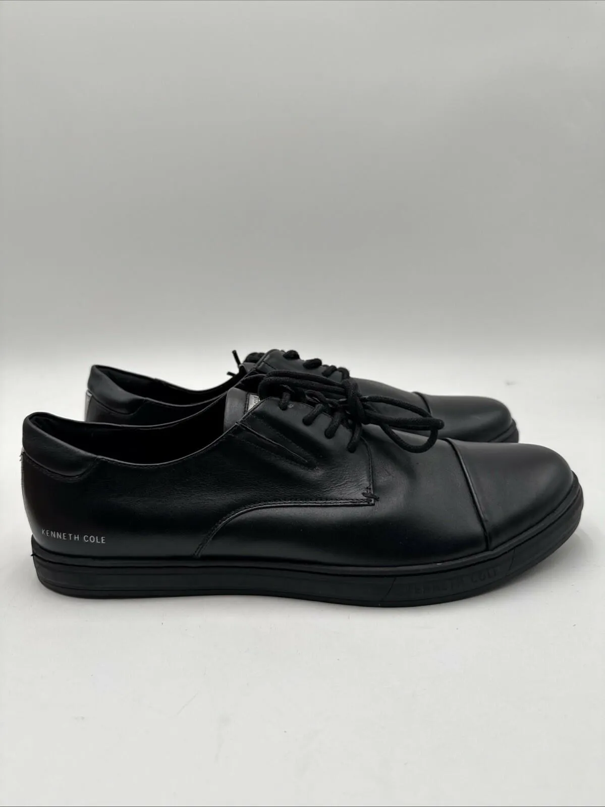 Men KENNETH COLE Derbys Lace Up Oxfords Color Black Leather Size 11.5M - Very Good