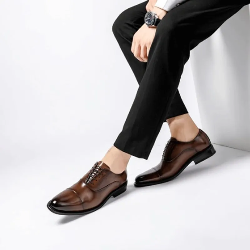 Men's Formal Wingtip Oxford Shoes - Ornate Brogue Detailing with Leather Sole for Business Conferences & Evening Galas