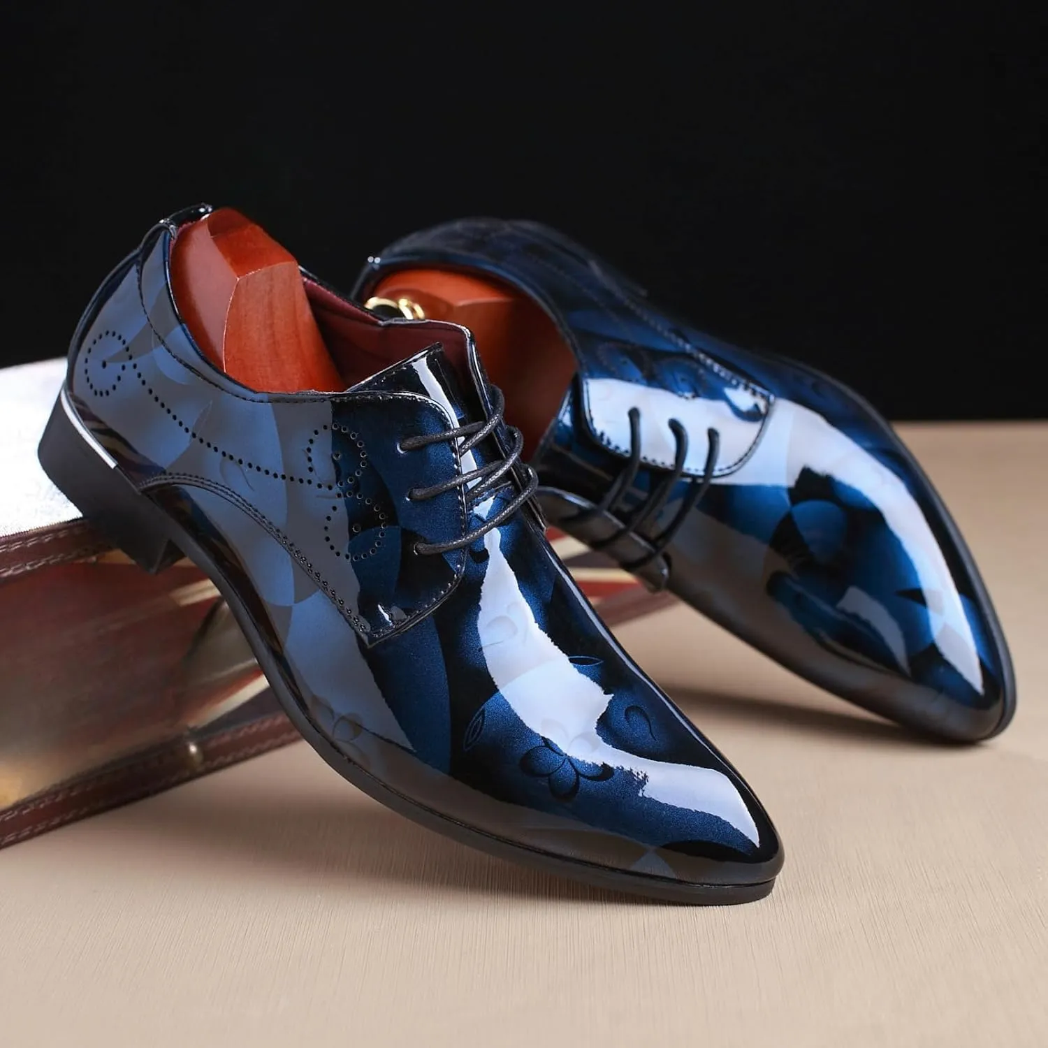 Mens Patent Leather Printing Lace Up Oxford Dress Shoes Modern Low Top Pointed Toe Tuxedo Derby Shoes for Work Office Formal Wedding