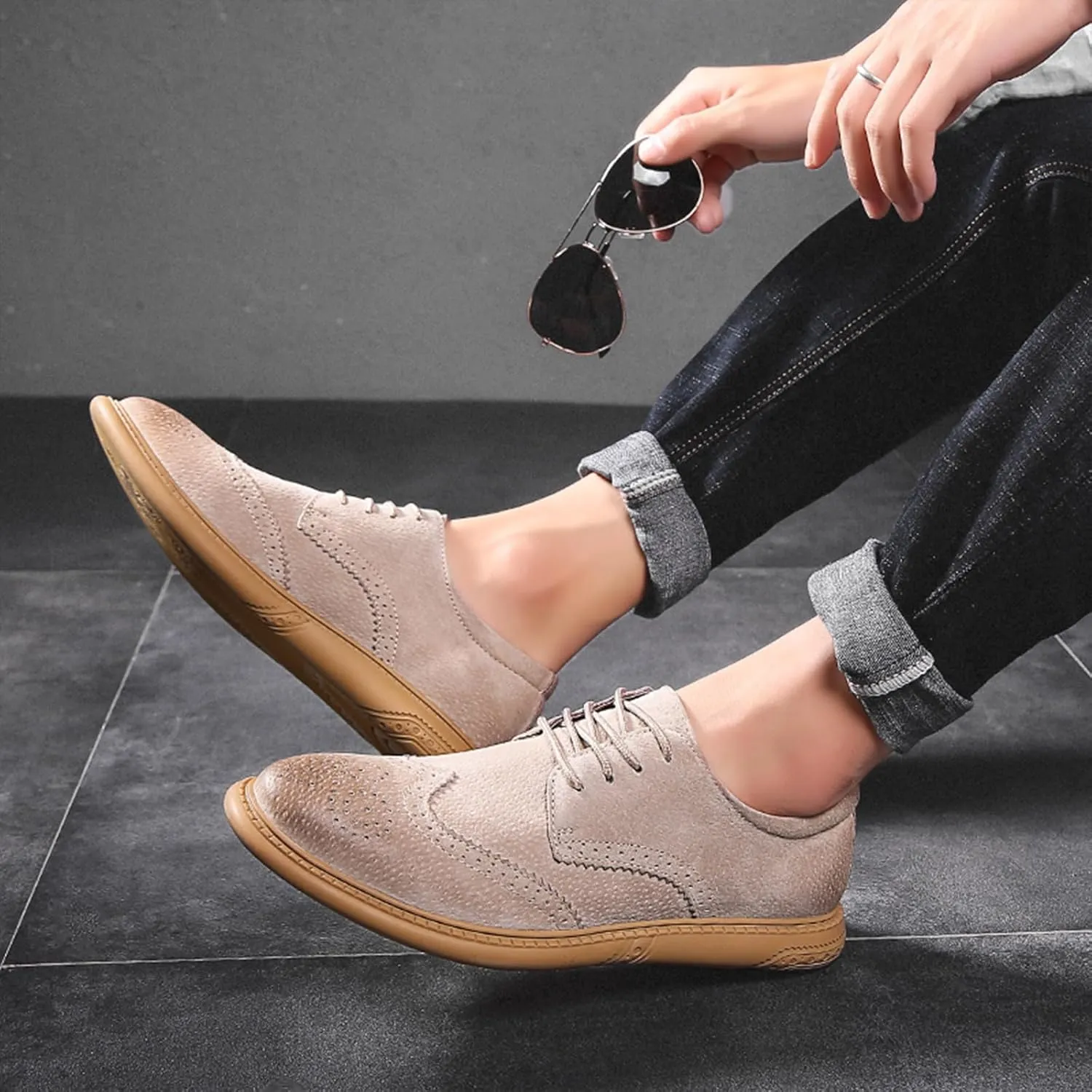 Men's Retro Leather Oxford Dress Shoes - Wingtip Brogue Derby with Round Toe Low Heel Lace-Up Design for Business Formal & Casual Wear - Comfortable & Stylish