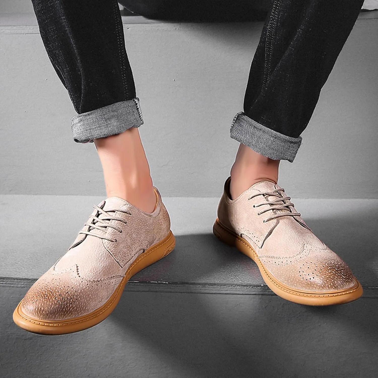 Men's Retro Leather Oxford Dress Shoes - Wingtip Brogue Derby with Round Toe Low Heel Lace-Up Design for Business Formal & Casual Wear - Comfortable & Stylish