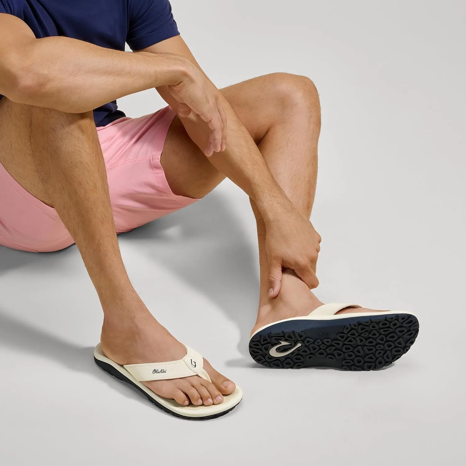 OLUKAI Ohana Men's Beach Sandals, Water Resistant Flip Flops, Arch Support & Comfort Fit, Lightweight & Durable, Enhanced Grip & Traction