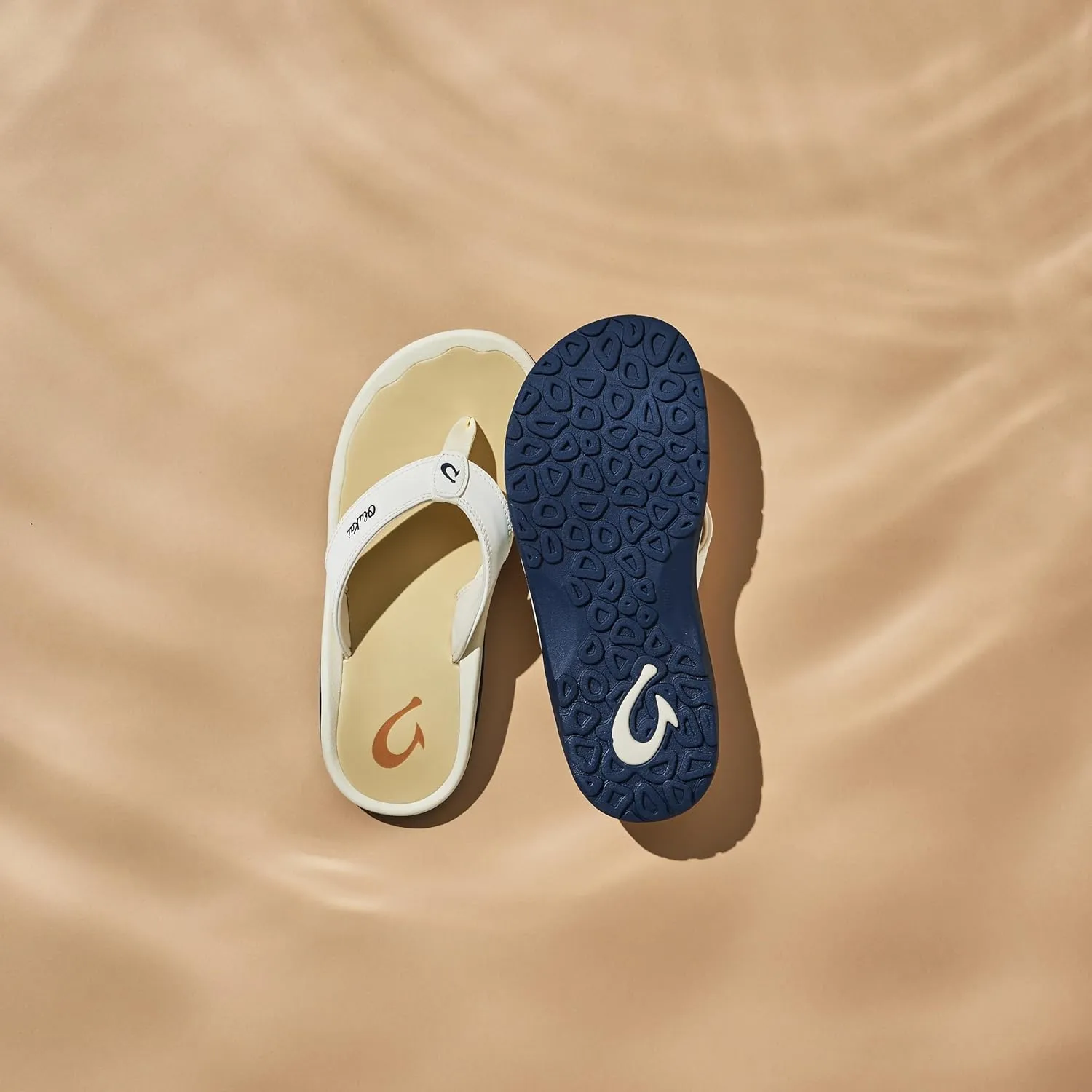 OLUKAI Ohana Men's Beach Sandals, Water Resistant Flip Flops, Arch Support & Comfort Fit, Lightweight & Durable, Enhanced Grip & Traction