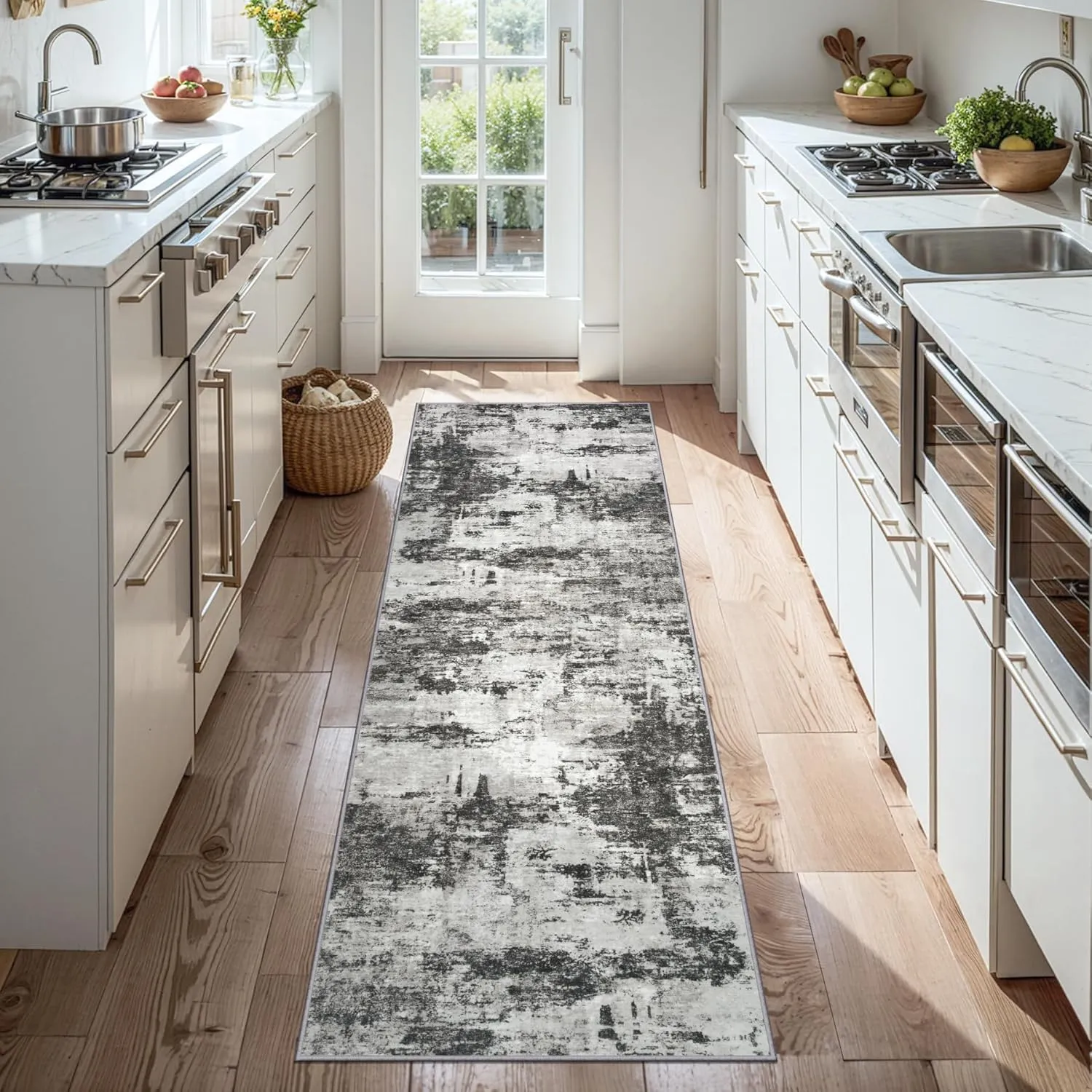 Runner Rug 2'6''x8' Washable Runner Rug: Machine Washable Kitchen Area Rug with Anti-Slip Backing Non-Shedding Stain-Resistant Long Soft Carpet Runner for Hallway, Bedroom, Laundry Room- Black
