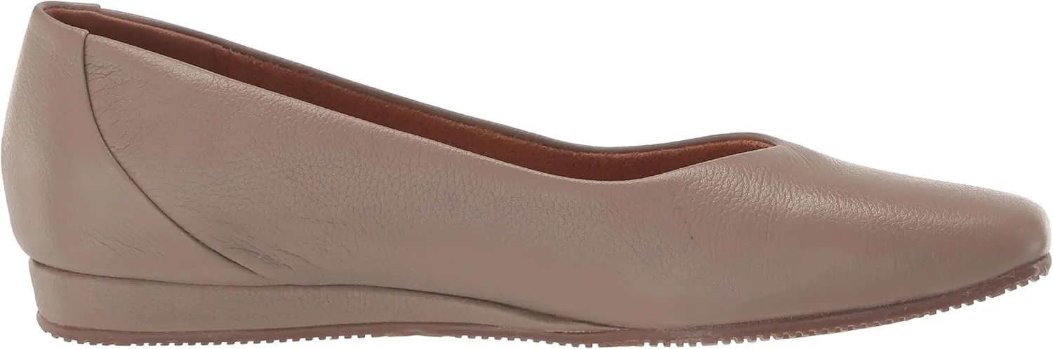 SoftWalk Women's Vellore Ballet Flat