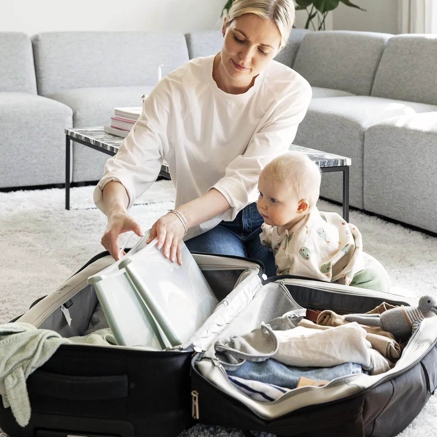 Stokke Flexi Bath Bundle, White - Foldable Baby Bathtub   Newborn Support - Durable & Easy to Store - Convenient to Use at Home or Traveling - Best for Newborns & Babies Up to 48 Months