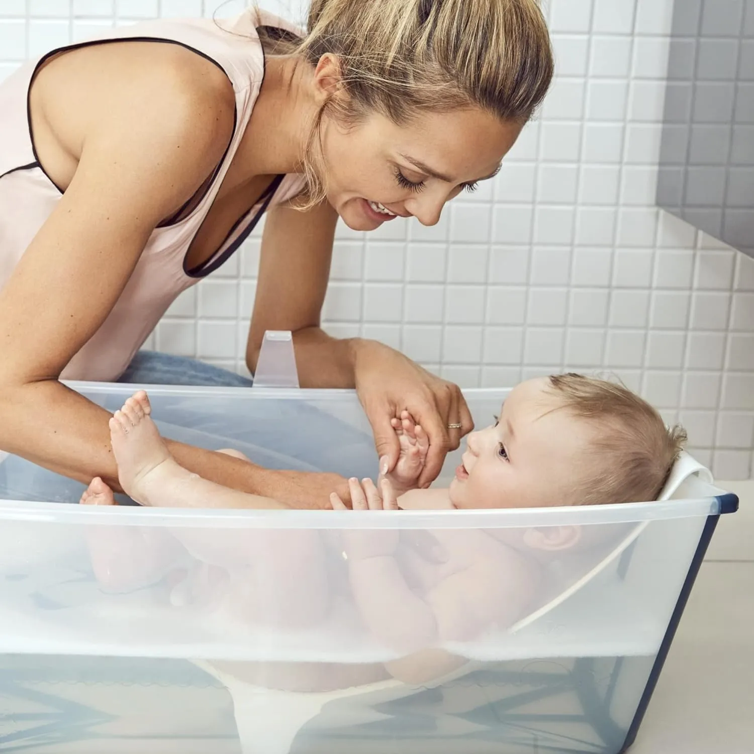 Stokke Flexi Bath Bundle, White - Foldable Baby Bathtub   Newborn Support - Durable & Easy to Store - Convenient to Use at Home or Traveling - Best for Newborns & Babies Up to 48 Months