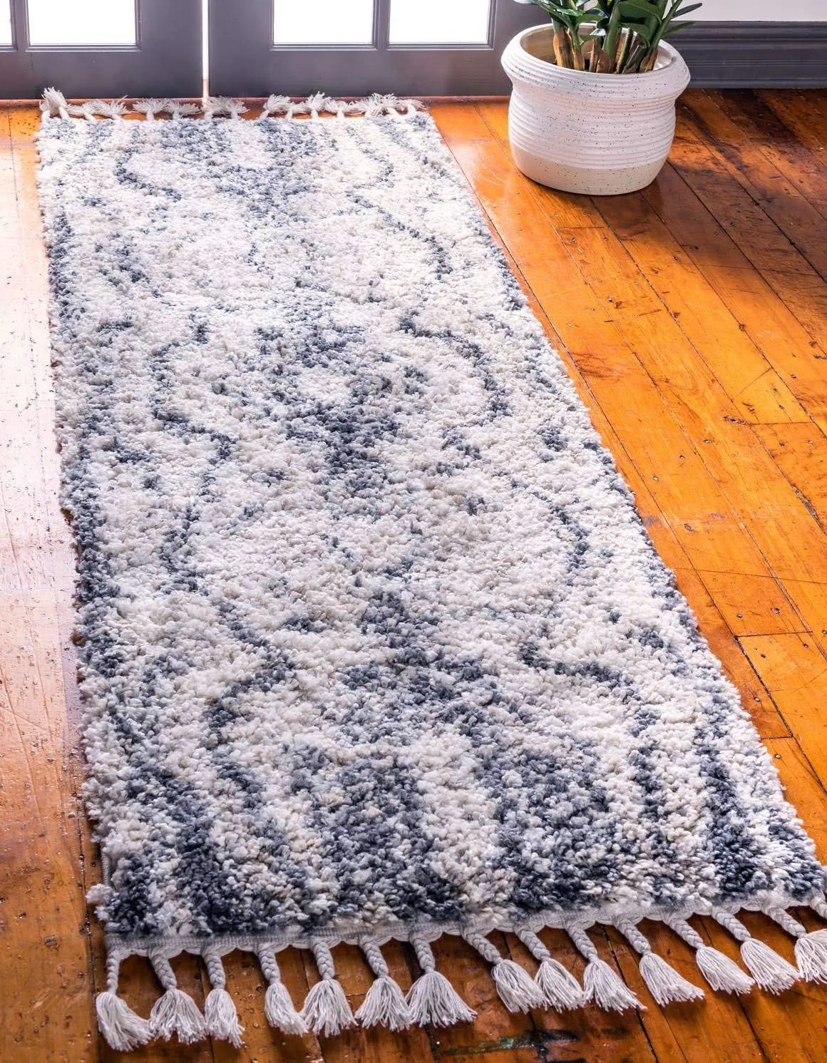 Unique Loom Hygge Shag Collection Area Rug - Valley (2' 7" x 8' 2" Runner, Gray/ Beige)