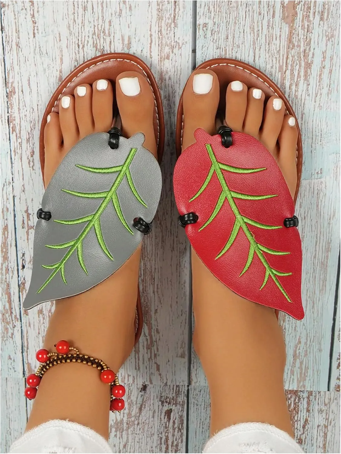Women's Boho Leaf Appliques Thong Sandals Open Toe Outdoor Flip Flops Casual Slippers
