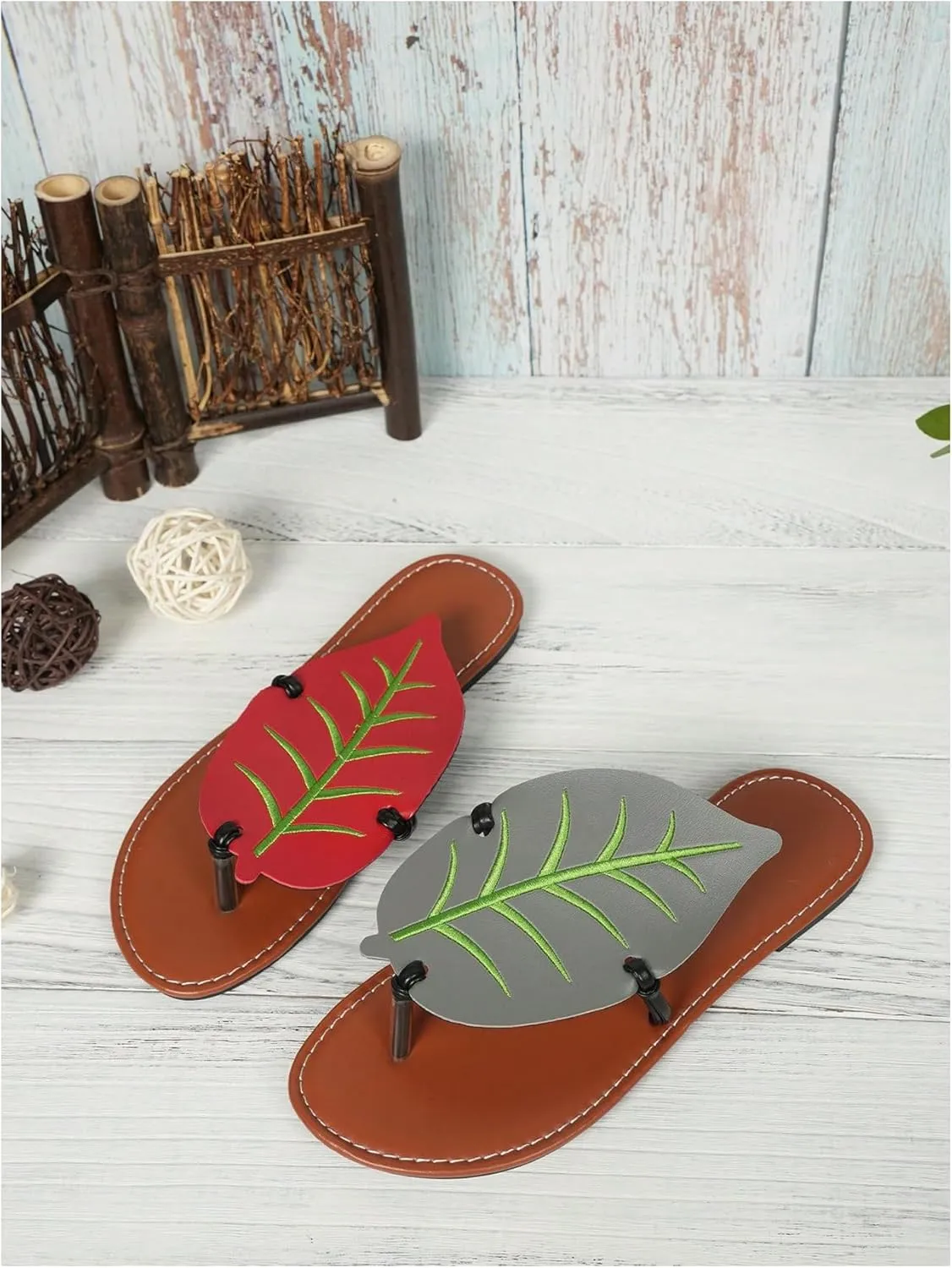 Women's Boho Leaf Appliques Thong Sandals Open Toe Outdoor Flip Flops Casual Slippers