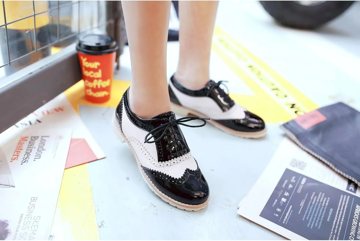 Women's Patent Leather Lace-Up Perforated Oxfords Round Toe Low Chunky Heel Block Patchwork Wingtip Brogues Pumps Casual Comfortable Derby Saddle Shoes
